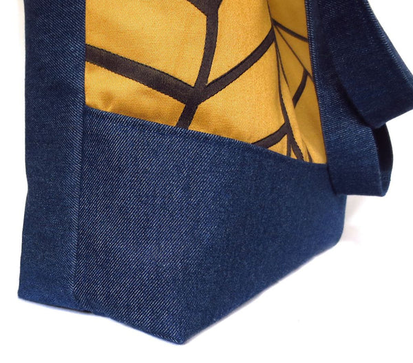 wide gusset bottom of the Cassandra tote from Holland Cox