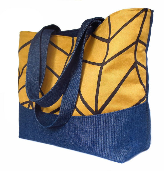 side view of the Cassandra tote from Holland Cox